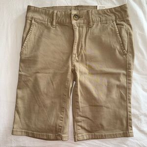 American Eagle Super Stretch Skinny Bermuda Uniform Shorts Low-Rise Size 0 NWT